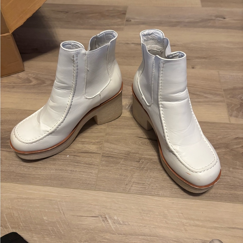 Pierre Dumas White Ankle Boots - Picture 3 of 4